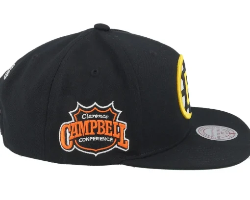 Boston Bruins Conference Patch Vintage Black Snapback - Mitchell & Ness