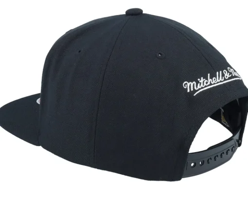 Boston Bruins Evergreen Black White Vintage Black Snapback - Mitchell & Ness