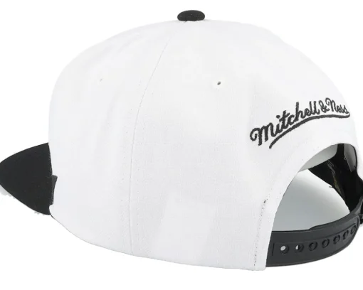Boston Bruins Vintage Sharktooth White Snapback - Mitchell & Ness