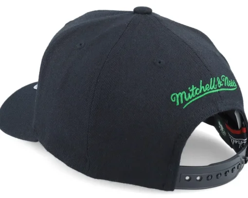 Boston Celtics Classic Custom Patch Black Adjustable - Mitchell & Ness