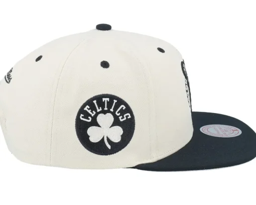 Boston Celtics Evergreen Cream Off White/Black Snapback - Mitchell & Ness
