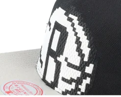 Brooklyn Nets 8 Bit Xl Black/Grey Snapback - Mitchell & Ness