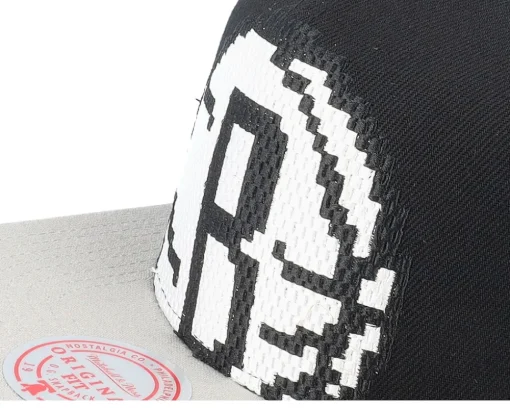 Brooklyn Nets 8 Bit Xl Black/Grey Snapback - Mitchell & Ness