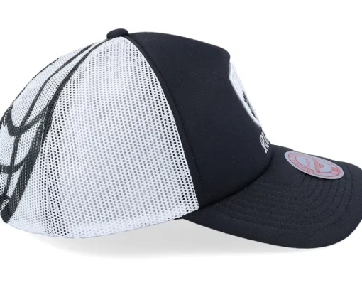 Brooklyn Nets Off The Backboard Black/White Trucker - Mitchell & Ness