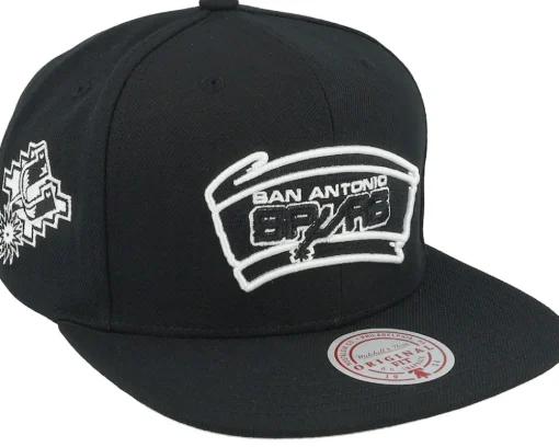Charlotte Hornets Evergreen Black/White Snapback - Mitchell & Ness