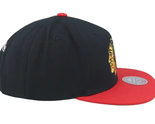Chicago Blackhawks 2 Tone Side Patch Black/Red Snapback - Mitchell & Ness