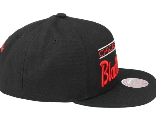 Chicago Blackhawks Retro Lock Up Black Snapback - Mitchell & Ness