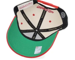 Chicago Blackhawks Retro Type Pro Off White/Red Adjustable - Mitchell & Ness