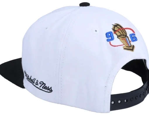 Chicago Bulls 96 Champions Wave 2T Hwc White/Black Snapback - Mitchell & Ness
