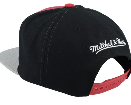 Chicago Bulls Block Out Red/Black Snapback - Mitchell & Ness