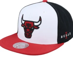Chicago Bulls Core I White/Black/Red Snapback - Mitchell & Ness