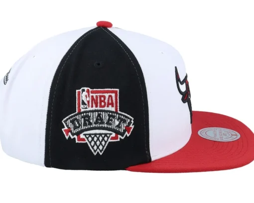 Chicago Bulls Core I White/Black/Red Snapback - Mitchell & Ness