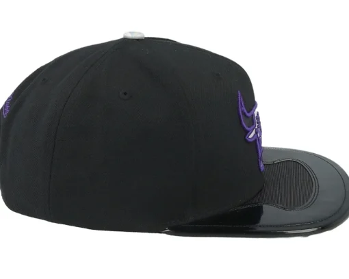 Chicago Bulls Day 11 Black Snapback - Mitchell & Ness