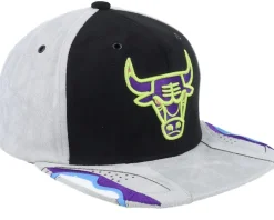 Chicago Bulls Day 6 Black/Grey/Purple Snapback - Mitchell & Ness