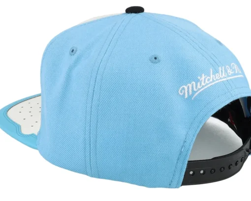 Chicago Bulls Day 1 White/Light Blue Snapback - Mitchell & Ness