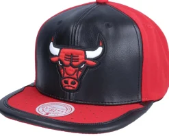Chicago Bulls Day One Black/Red Snapback - Mitchell & Ness