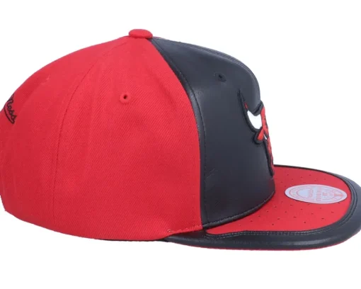 Chicago Bulls Day One Black/Red Snapback - Mitchell & Ness
