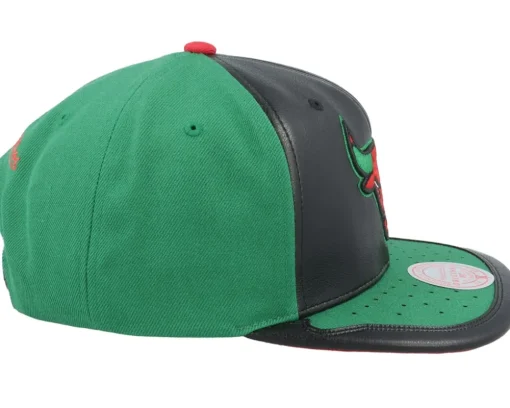 Chicago Bulls Day One Black/Green Snapback - Mitchell & Ness