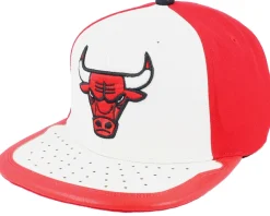 Chicago Bulls Day One White/Red Snapback - Mitchell & Ness