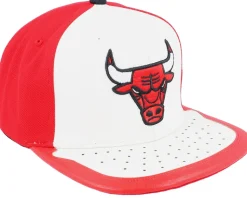 Chicago Bulls Day One White/Red Snapback - Mitchell & Ness