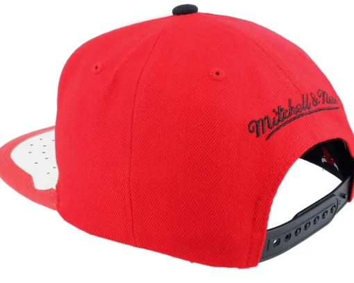 Chicago Bulls Day One White/Red Snapback - Mitchell & Ness