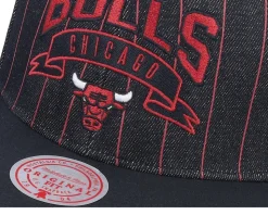 Chicago Bulls Dem Stripes Black Snapback - Mitchell & Ness