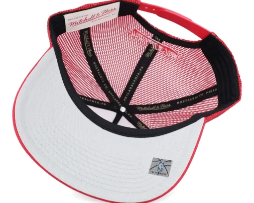 Chicago Bulls Evergreen Red Trucker - Mitchell & Ness