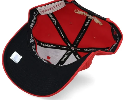Chicago Bulls Golden Black Stretch Red Adjustable - Mitchell & Ness