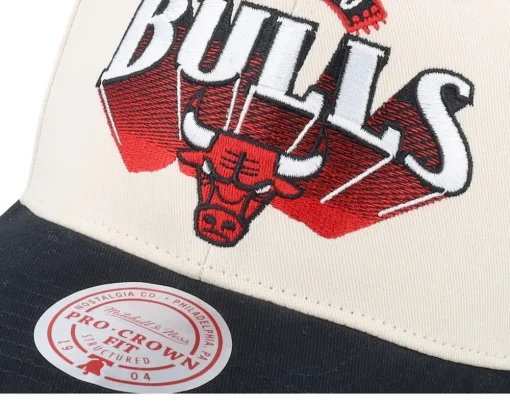 Chicago Bulls Horizon Pro Off White/Black Adjustable - Mitchell & Ness