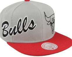 Chicago Bulls Knock Out Panel Grey/Red Snapback - Mitchell & Ness