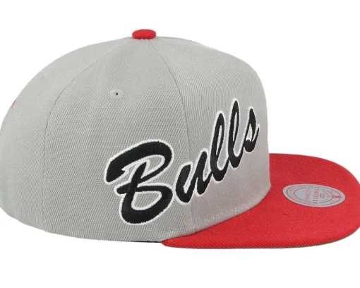 Chicago Bulls Knock Out Panel Grey/Red Snapback - Mitchell & Ness