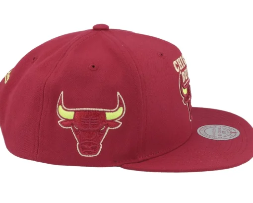 Chicago Bulls Merlot Shine Maroon Snapback - Mitchell & Ness
