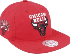 Chicago Bulls Nylon Szn Deadstock Red Snapback - Mitchell & Ness