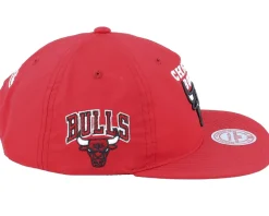 Chicago Bulls Nylon Szn Deadstock Red Snapback - Mitchell & Ness