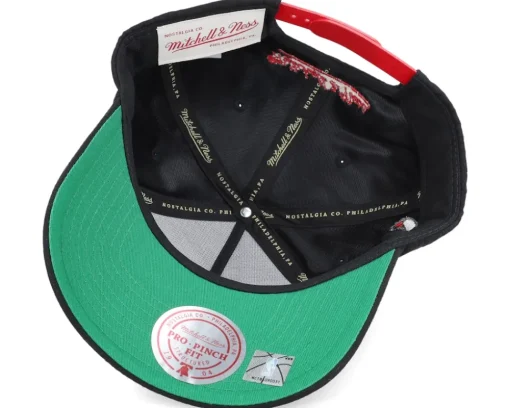 Chicago Bulls Shady Suede Pro Black/Red Adjustable - Mitchell & Ness