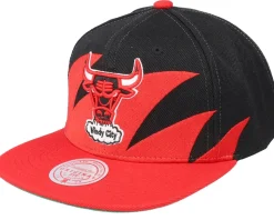 Chicago Bulls Sharktooth Black/Red Snapback - Mitchell & Ness