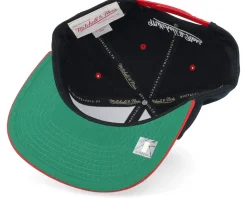 Chicago Bulls Shattered Black/Red Snapback - Mitchell & Ness