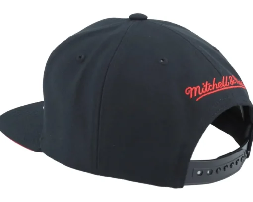 Chicago Bulls Team Tagged Black Snapback - Mitchell & Ness