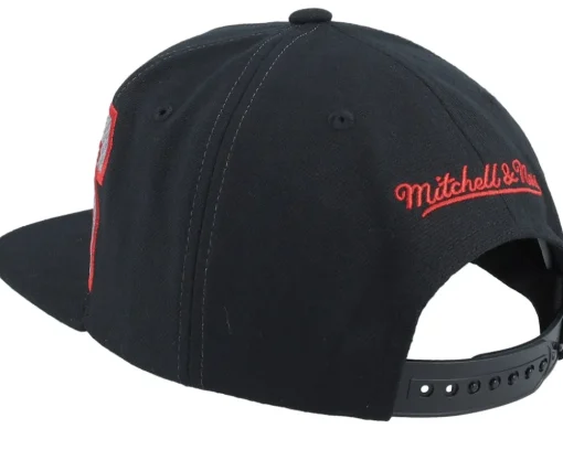 Chicago Bulls Varsity Bust Black Snapback - Mitchell & Ness