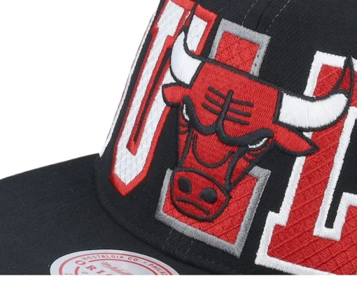 Chicago Bulls Varsity Bust Black Snapback - Mitchell & Ness