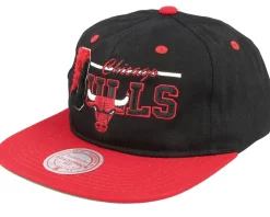 Chicago Bulls Varsity Letter Black/Red Snapback - Mitchell & Ness