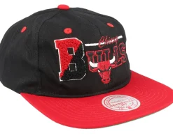 Chicago Bulls Varsity Letter Black/Red Snapback - Mitchell & Ness
