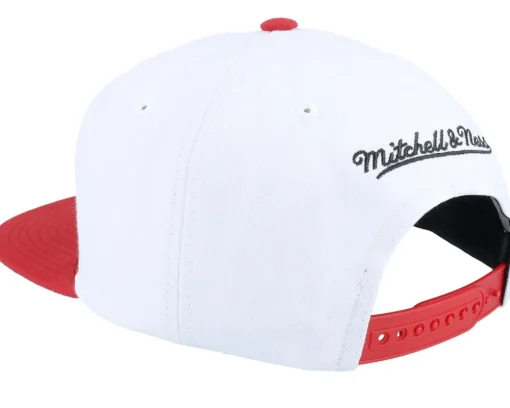 Chicago Bulls Waverunner White/Red Snapback - Mitchell & Ness