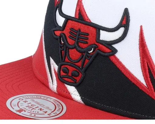 Chicago Bulls Waverunner White/Red Snapback - Mitchell & Ness