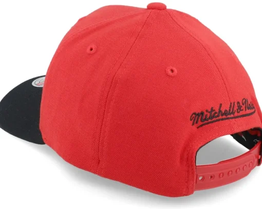 Chicago Bulls Wool 2 Tone Stretch Red/Black Adjustable - Mitchell & Ness