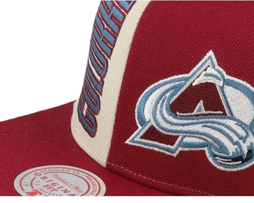 Colorado Avalanche Pop Panel Off White/Maroon Snapback - Mitchell & Ness