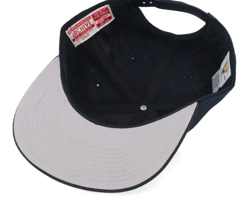 Detroit Red Wings Archive 400 Black Snapback - American Needle