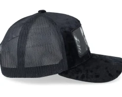 Frank Velvet Black/Black A-frame Trucker - Scenes