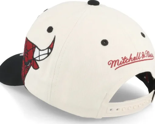 Hatstore Exclusive x Chicago Bulls Netlogo Cream/Black Adjustable - Mitchell & Ness