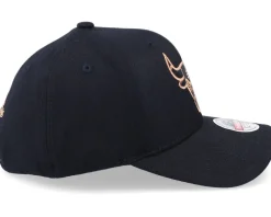 Hatstore Exclusive x Chicago Bulls Leather Logo Black Adjustable - Mitchell & Ness